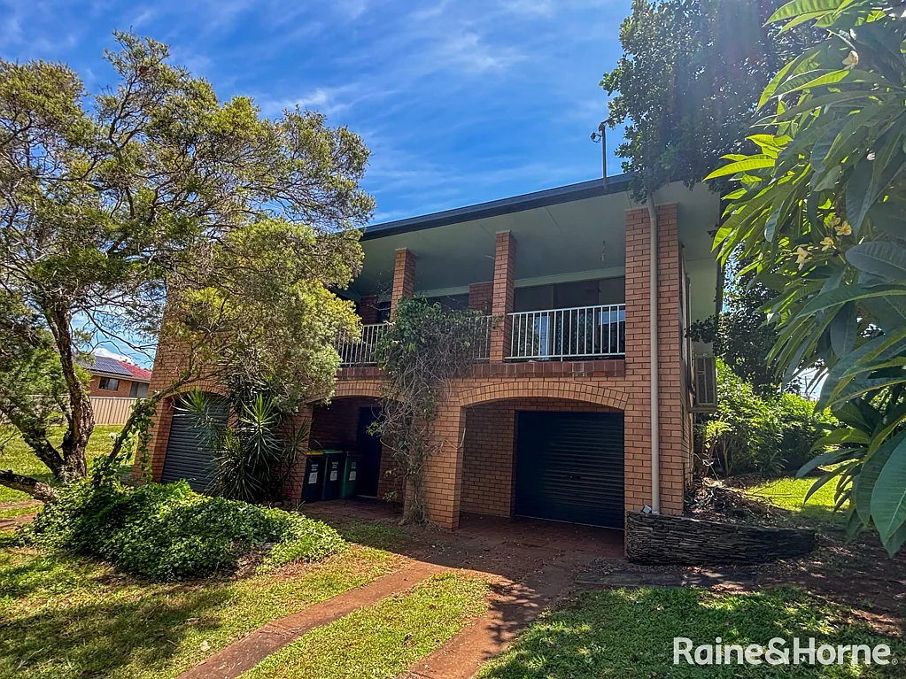 Casino 4 Bedroom Huge family home in a Prime Location