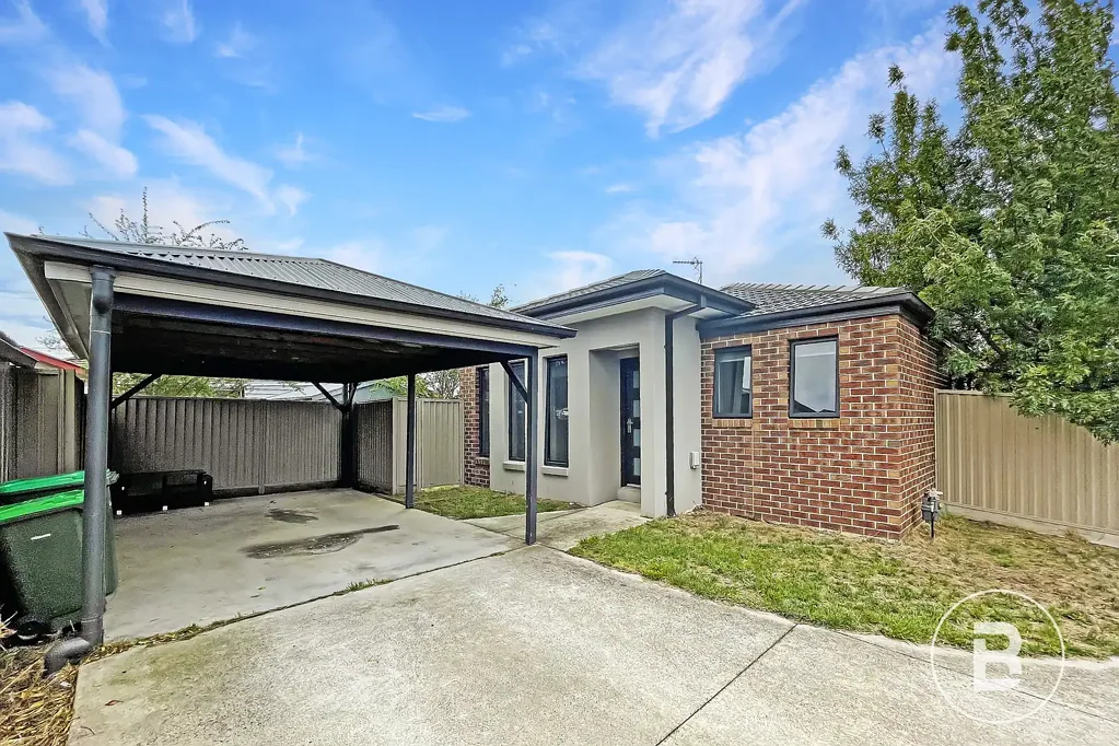 NEAT & TIDY TWO BEDROOM TOWNHOUSE