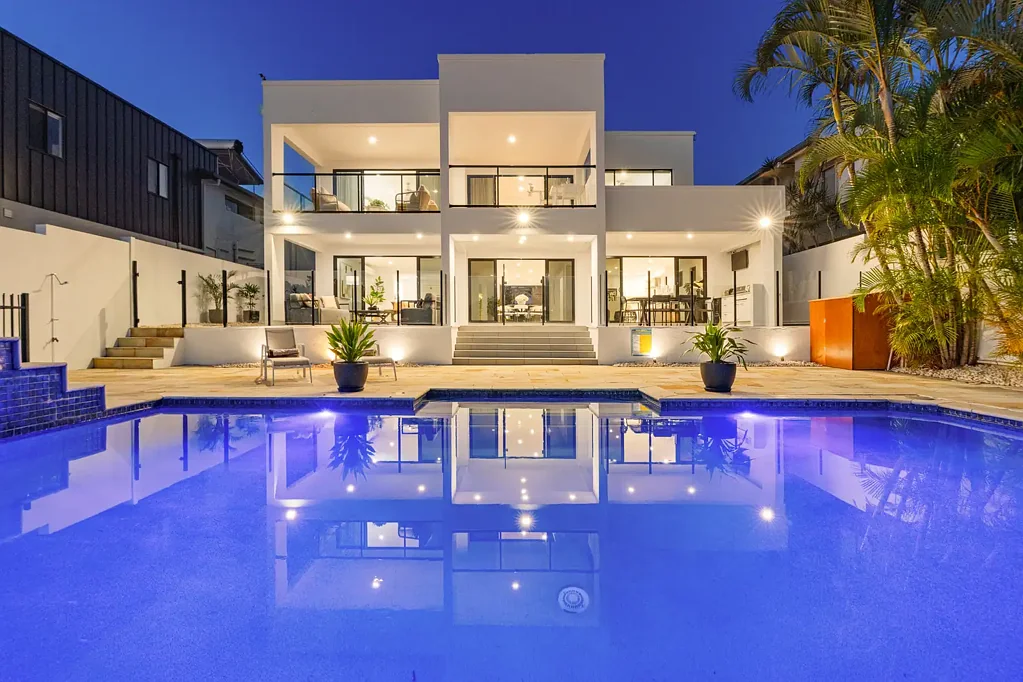 30 Park Avenue, Broadbeach Waters, QLD 4218