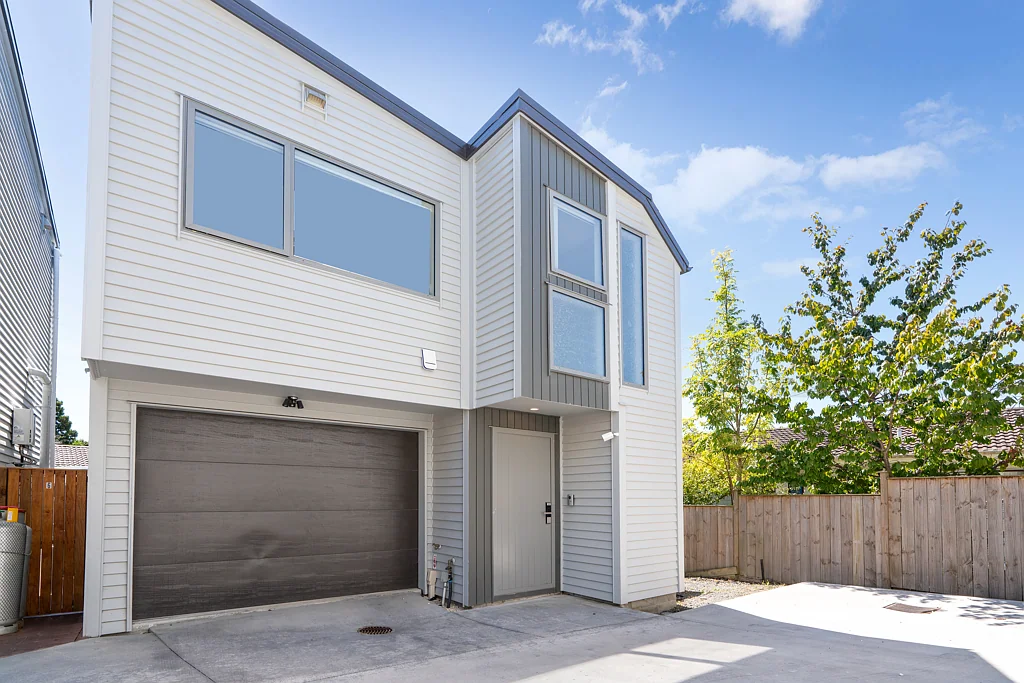 Totara Vale 4房  Near-New Standalone Home in Double Westlake Zone