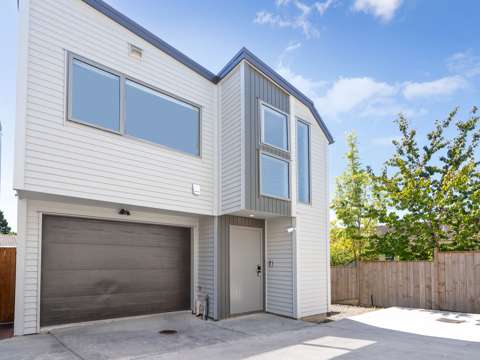 7/11 Celeste Place, Totara Vale, North Shore City, Auckland