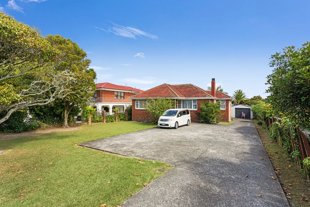 Glendene 3Moenga Glendene Gold – 647m² Do-Up Opportunity + THAB