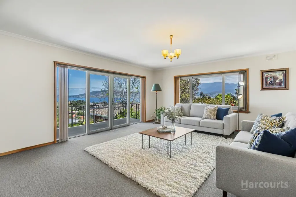 Howrah 5房  Substantial Family Home with Stunning Views