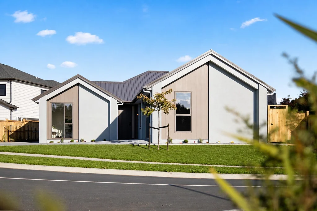 Pukekohe 4ਬੈੱਡਰੂਮ Stylish new build living