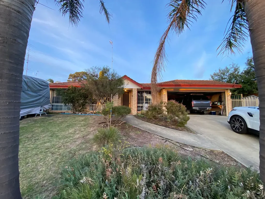 Waroona 4房  Charming Family Home with Endless Potential in Waroona