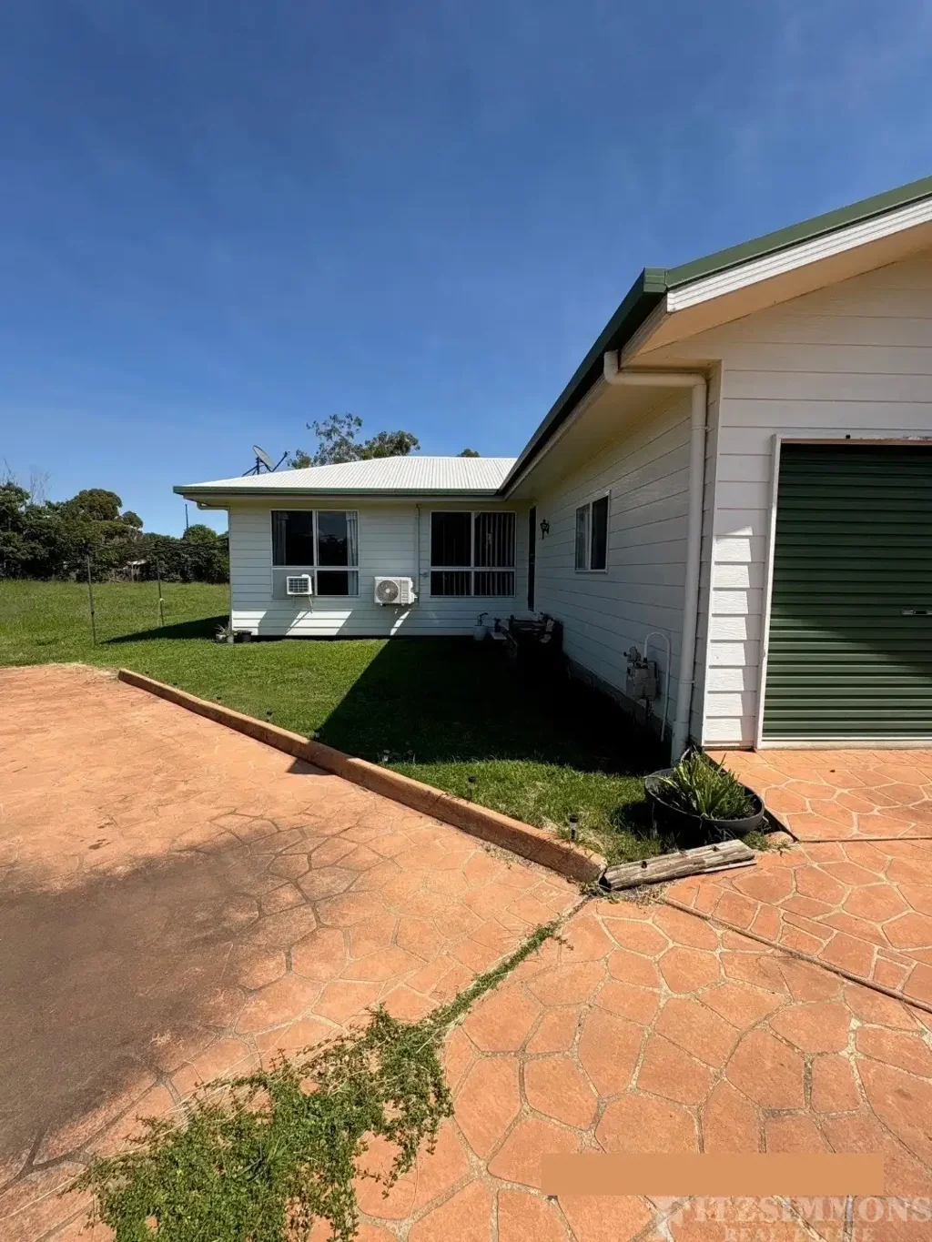 3 BEDROOM UNIT NEAR THE GOLF COURSE