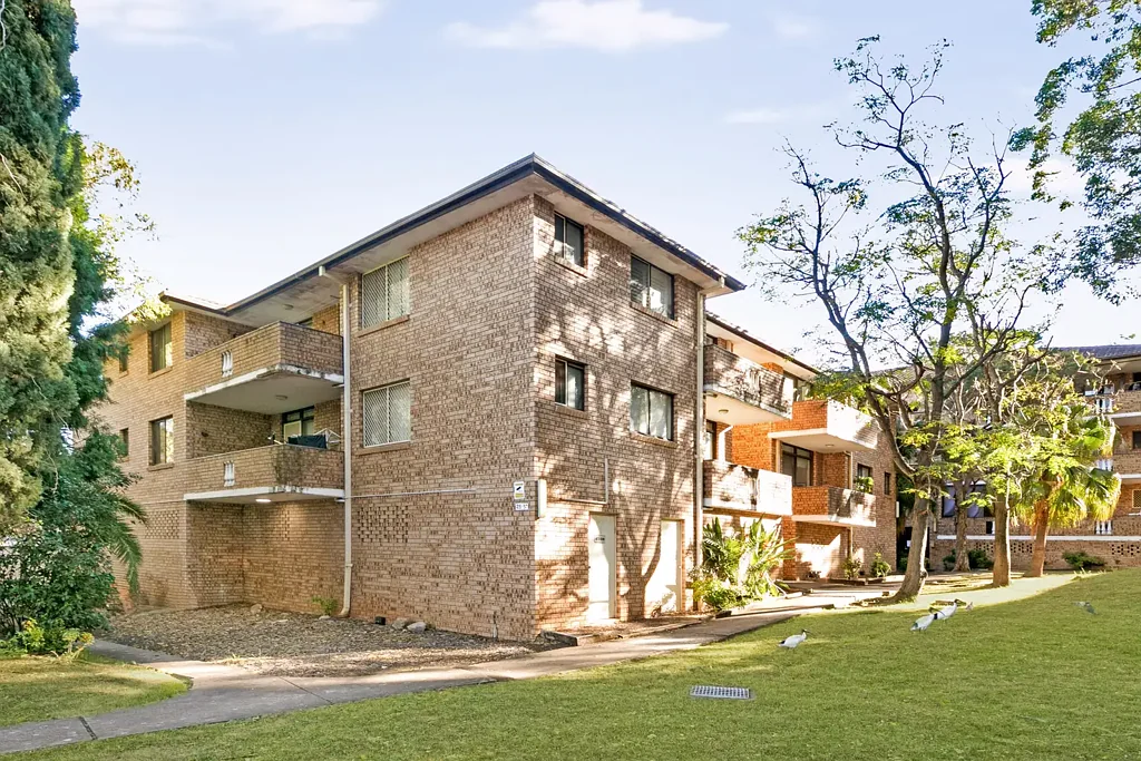 Bankstown 2 Bedroom Private & Spacious Top Floor Living