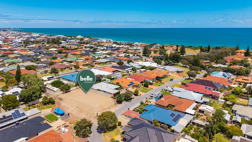 52 Paradise Circuit, Halls Head, WA 6210