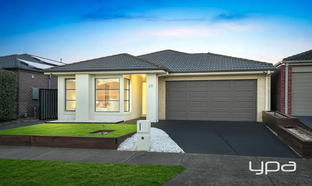 16 Elegante Road, Point Cook, VIC 3030
