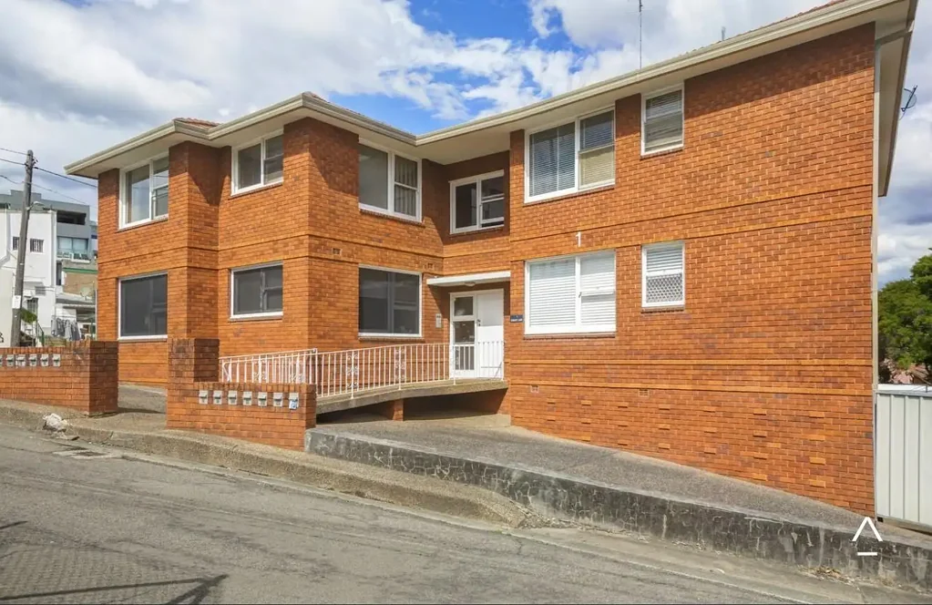 Spacious One-Bedroom Apartment in Convenient Dulwich Hill Location