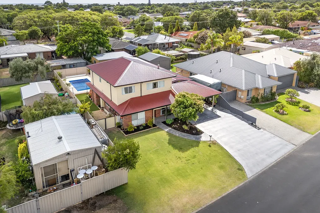 West Busselton 6房  Expansive Family home with All the Bells and Whistles
