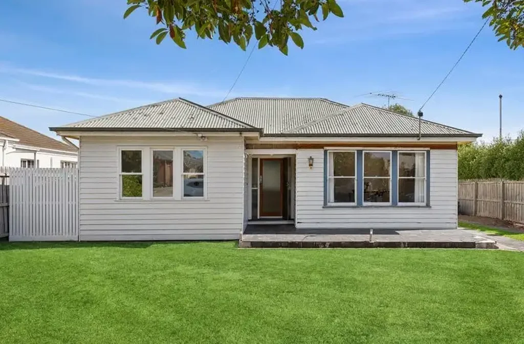 Exceptionally Located Family Abode