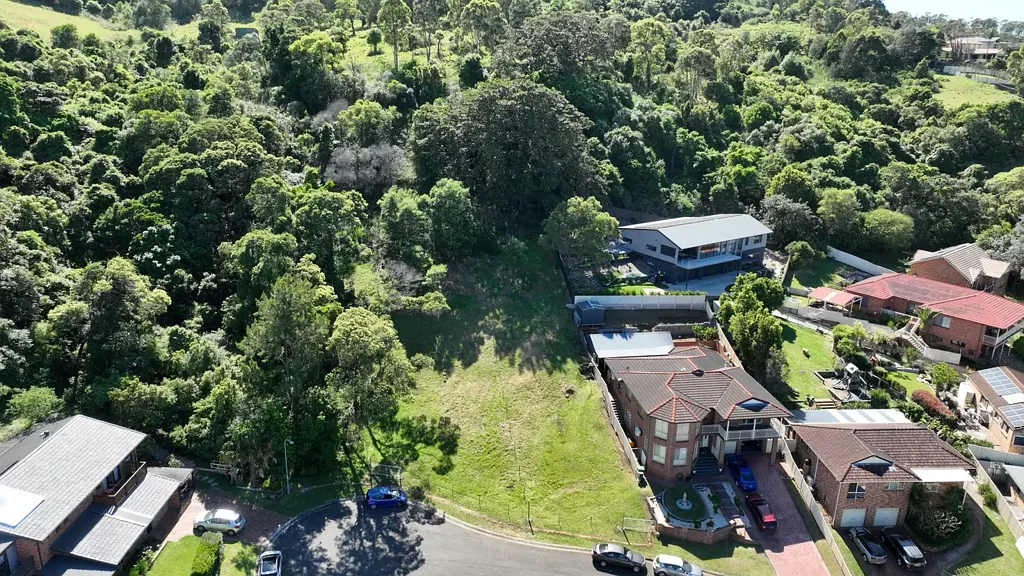 Berkeley 宽敞地块1249平米 临街面宽18.4米 潜在湖景悬崖 高地势阶梯设计 Premium Elevated Berkeley Land with Flexible Building Potential