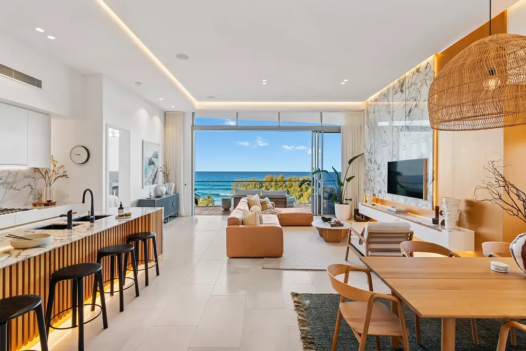 4/142 Marine Parade, Miami, QLD 4220