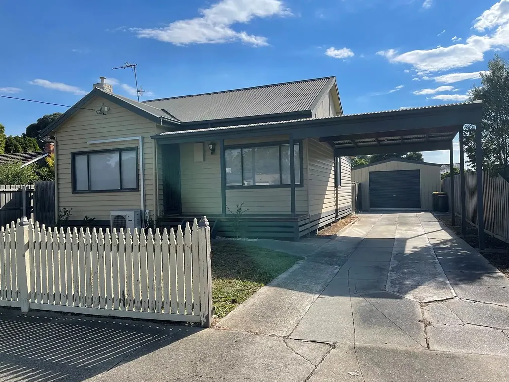 COMFORTABLE 3 BEDROOM HOME