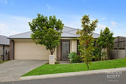 7 Broxburn Circuit, Spring Mountain