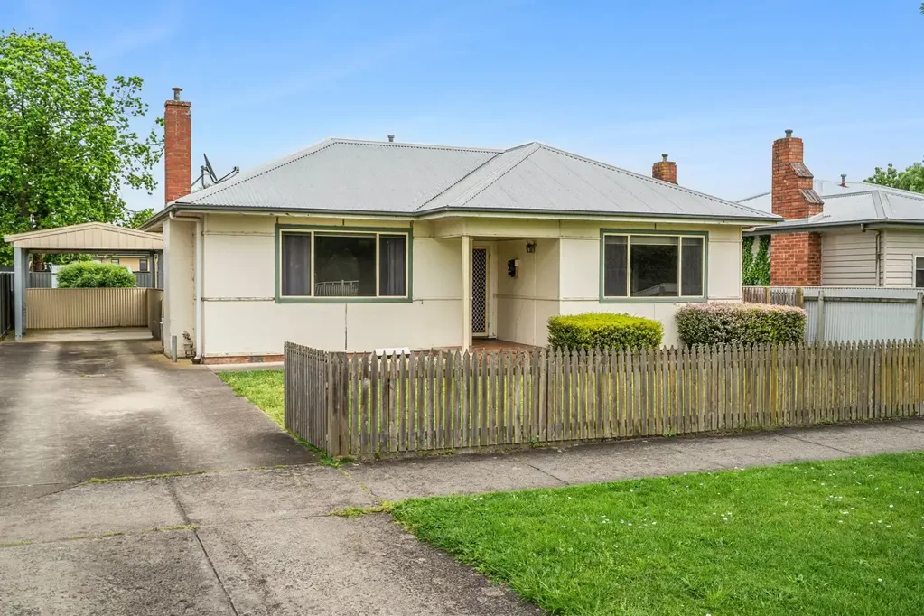Colac 3ਬੈੱਡਰੂਮ SPACE, POSITION AND POTENTIAL NEAR LAKE COLAC
