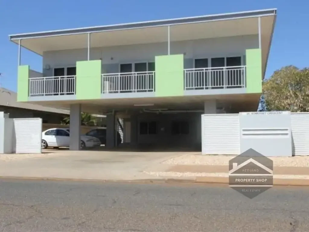 Modern Unit With Balcony