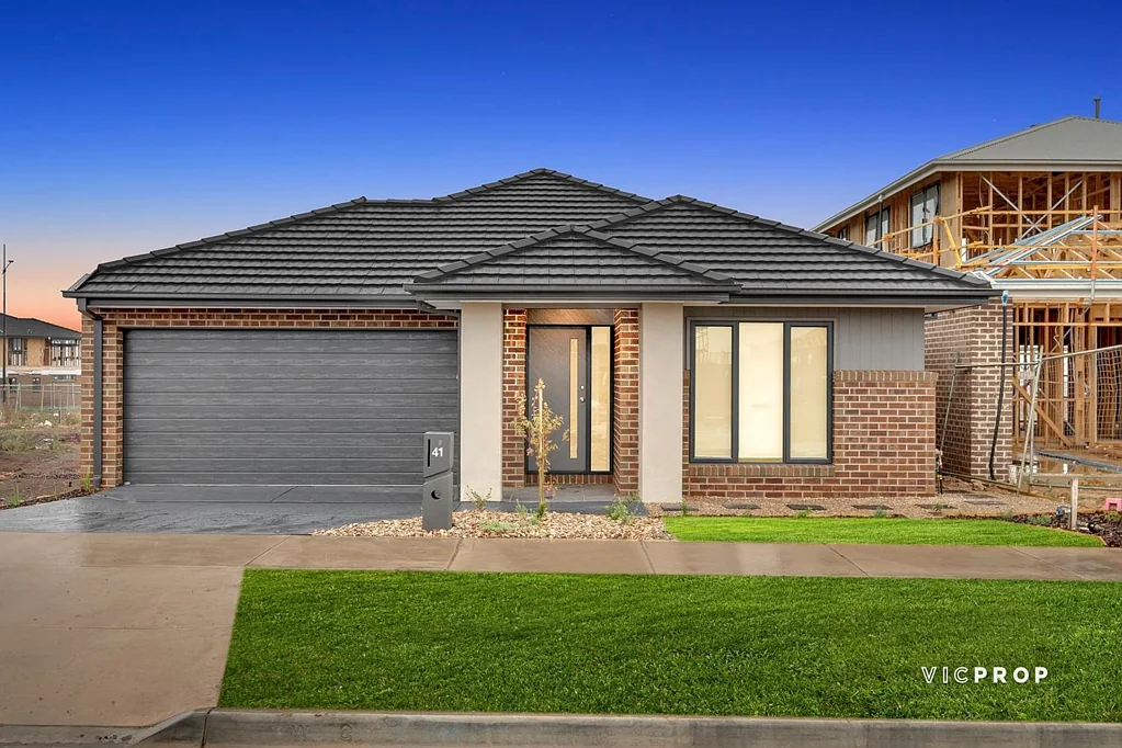 Truganina 4 Bedroom Elegant Family Living Awaits in Truganina ? Spacious 4 Bedroom Single-Level Home