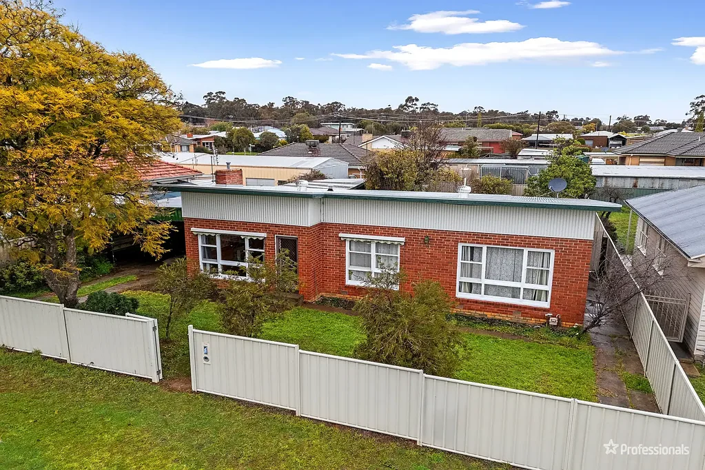 14 Barr Street, Maryborough, VIC 3465