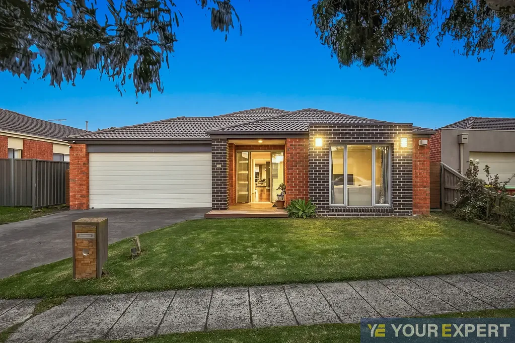 Lynbrook 4ਬੈੱਡਰੂਮ Spacious Family Living on 509m² with Flexible Floorplan & Excellent Lynbrook Convenience