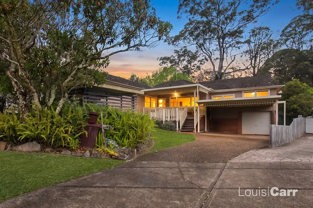 West Pennant Hills 5ਬੈੱਡਰੂਮ Renovate or Rebuild: Exceptional Potential in Prime Family Setting Close to Amenities