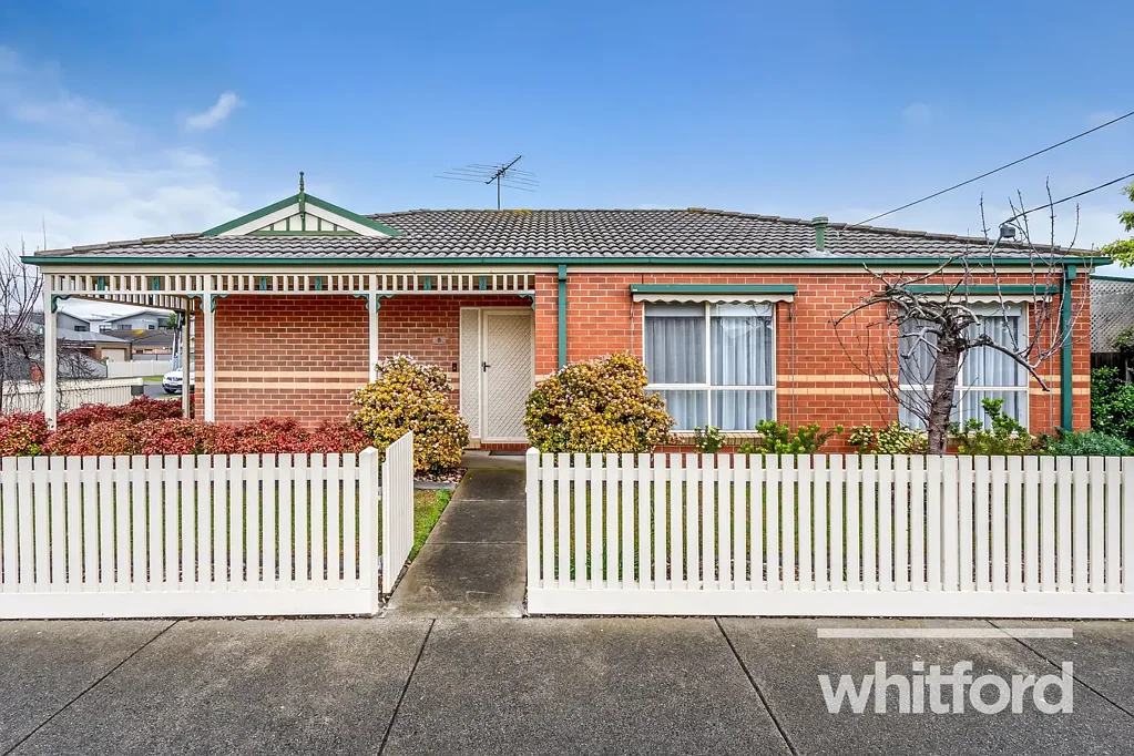 Hamlyn Heights 2房  Charming, easy living in a leafy setting