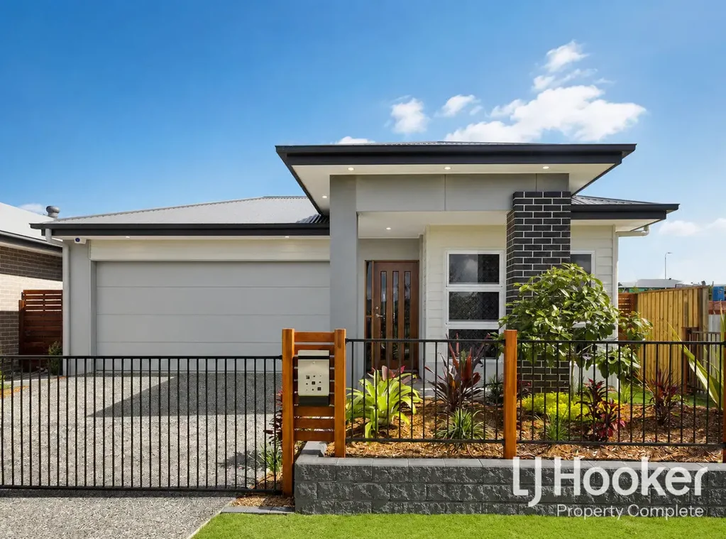 Former Display Home - Unbeatable Location - Walking Distance