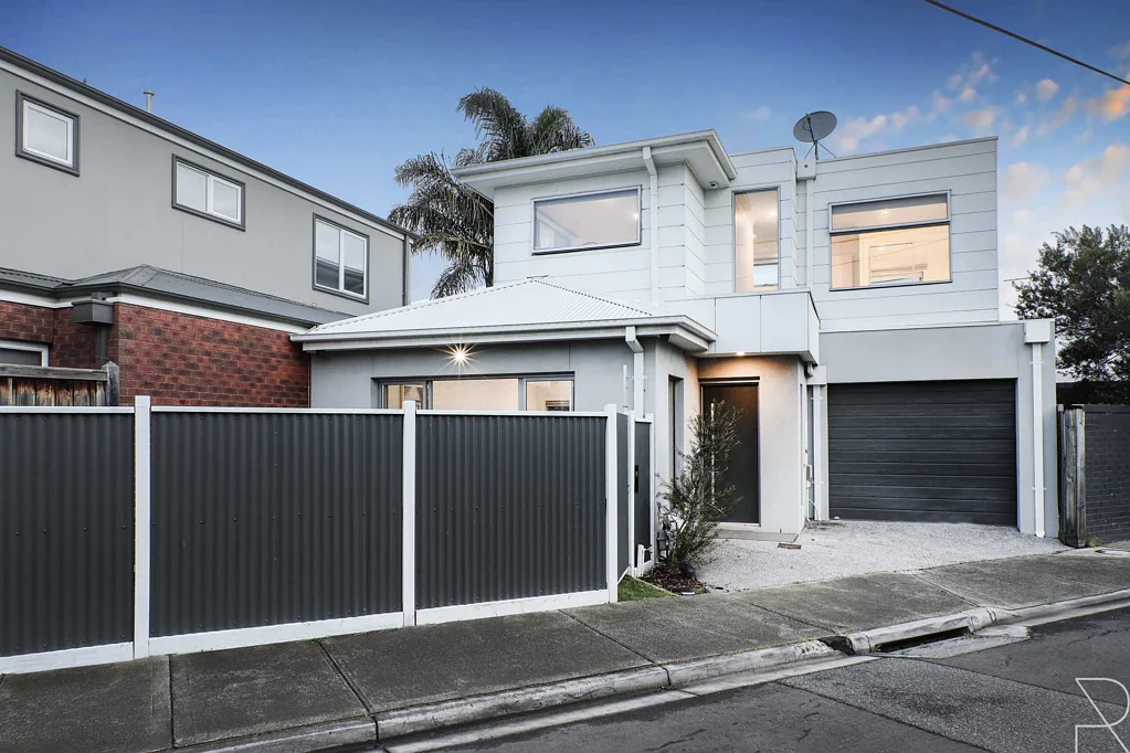 19 Margaret Street, Seddon, VIC 3011