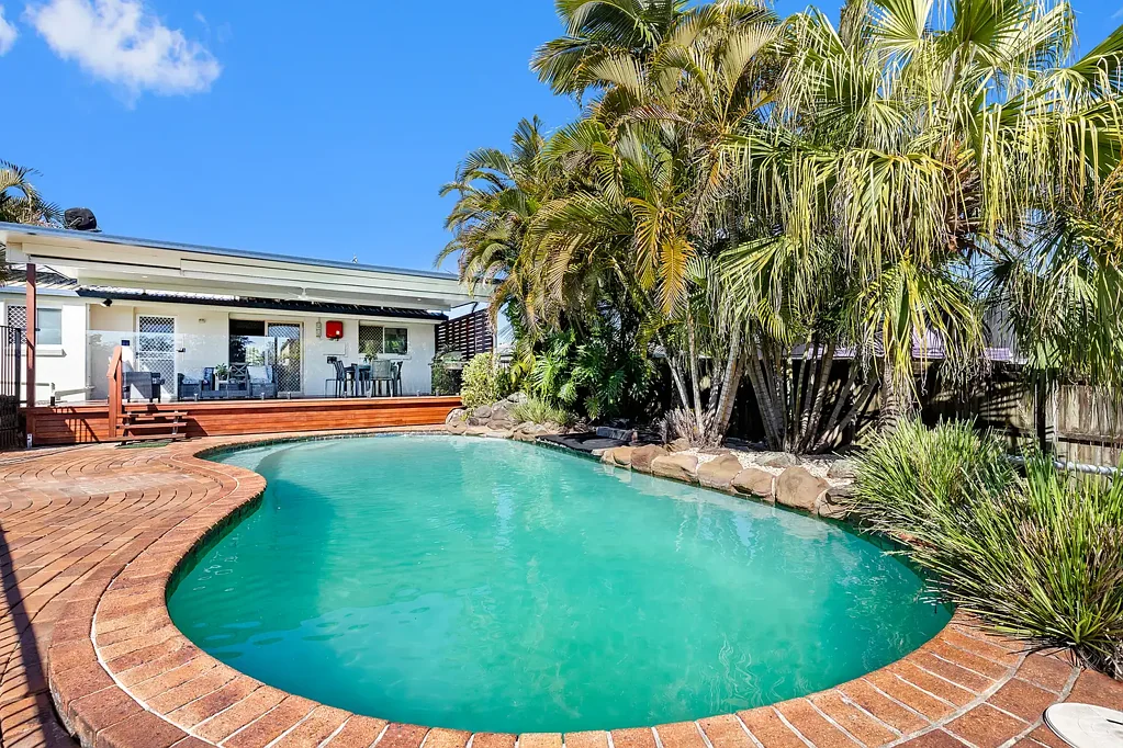 Shailer Park 4 Bedroom A PEACEFUL FAMILY CREATION WITH A POOL ON 845M2
