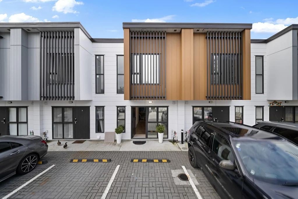 Glen Eden 3房  Beautifully Designed for Easy Modern Living