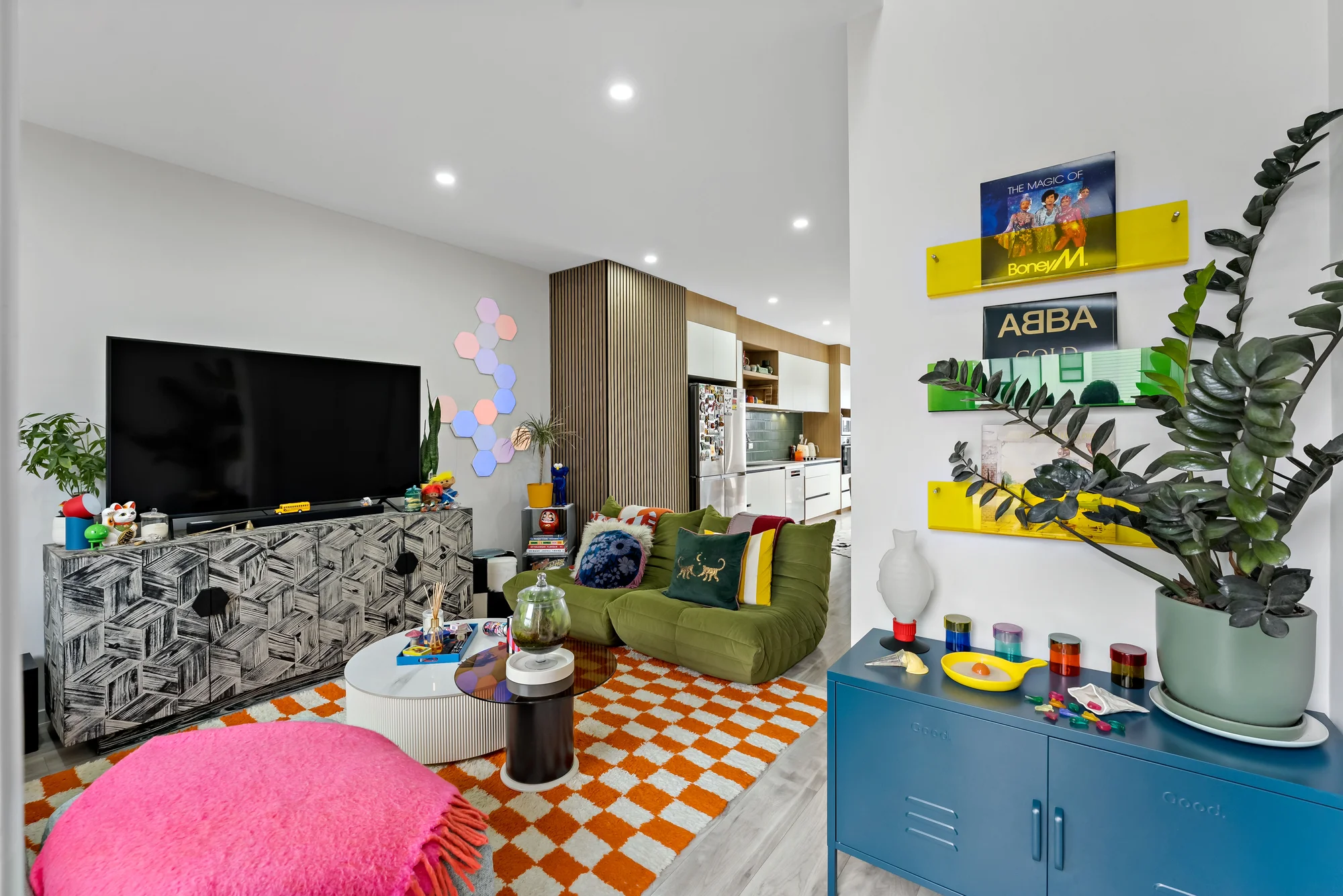 8 Paina Crescent, Massey, photo 3