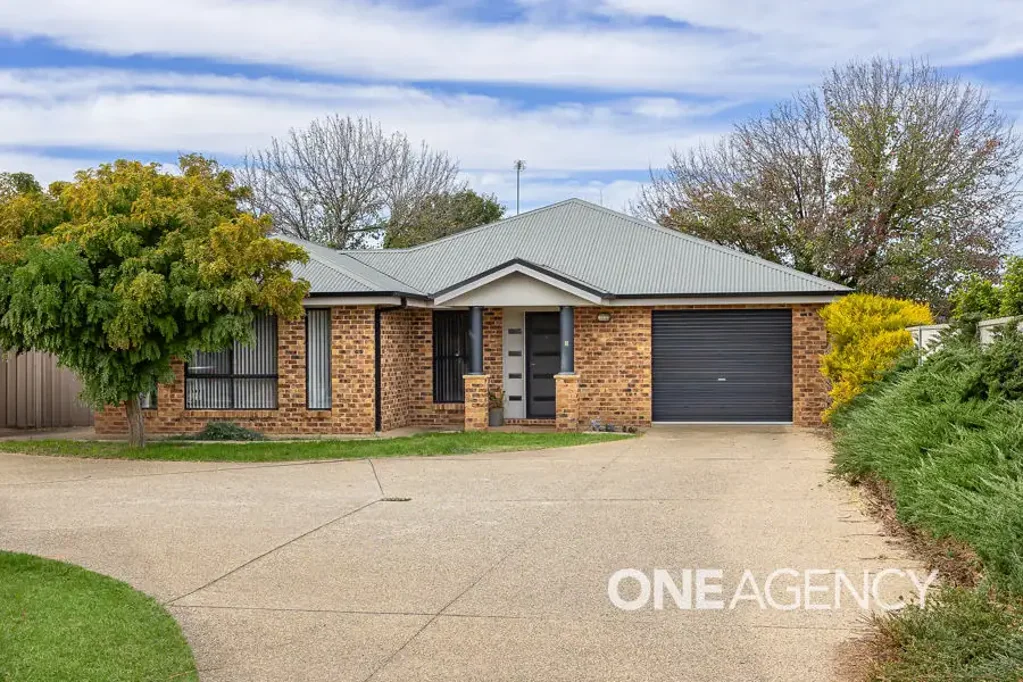 2/6 YOOGALI STREET, Glenfield Park, NSW 2650