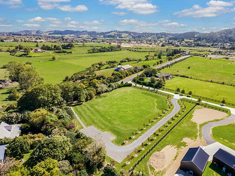 Clevedon  Premium lifestyle location – build your dream