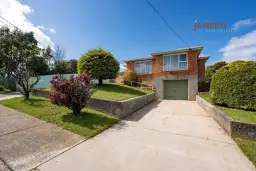 17 Richardson Crescent, Park Grove