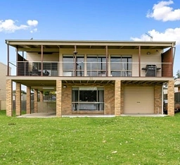 50 Victoria Pde, Loch Sport