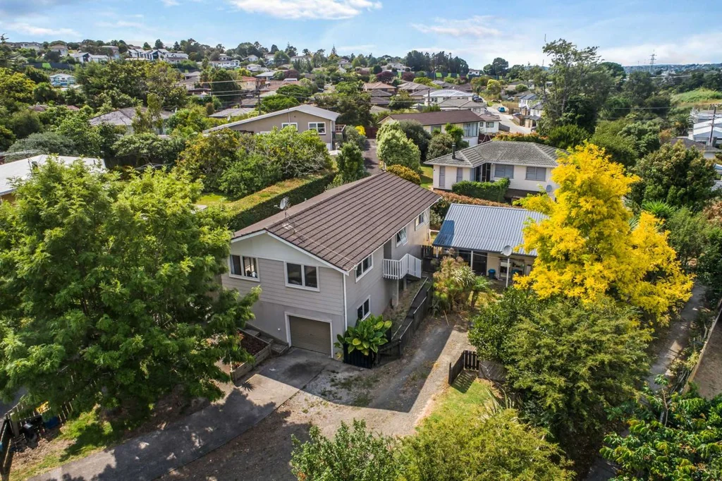 42 & 42A Vina Place, Massey, Waitakere City, Auckland