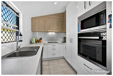 13 Spencer Street, The Range, QLD 4700, 3 Bedrooms, 2 Bathrooms, House