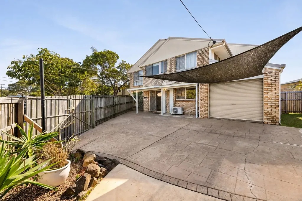 Mooloolaba 2Zimmer Walk to the Beach from this Spacious Mooloolaba Duplex