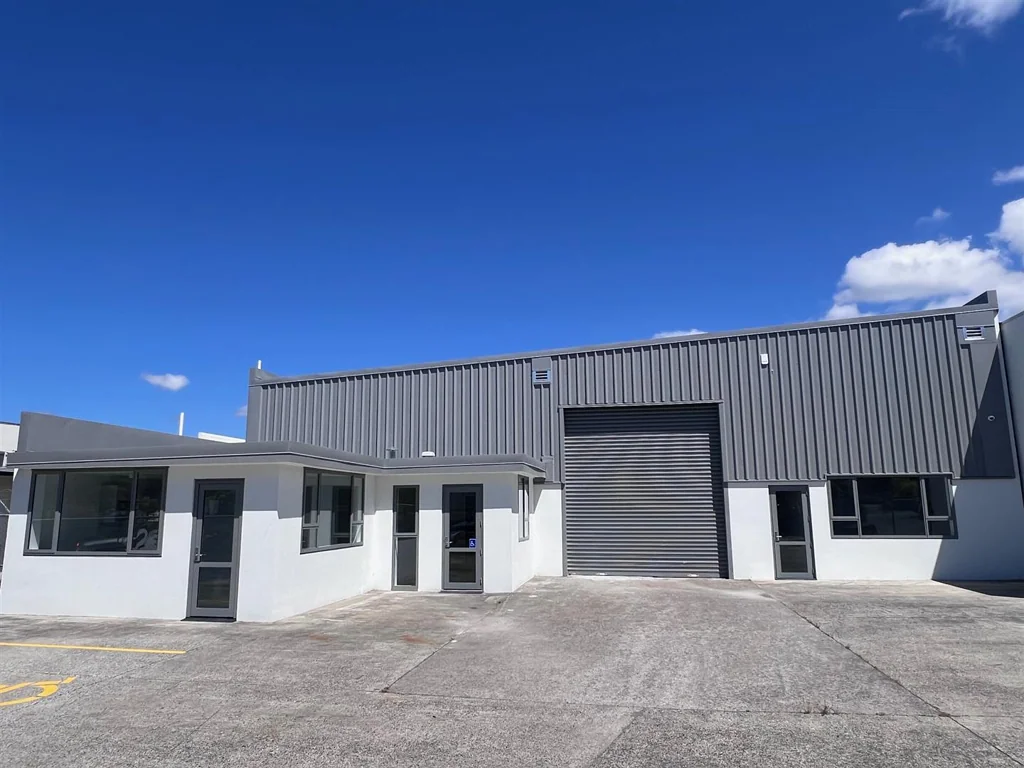 Avondale SUPERIOR INDUSTRIAL IN PRIME AVONDALE LOCATION