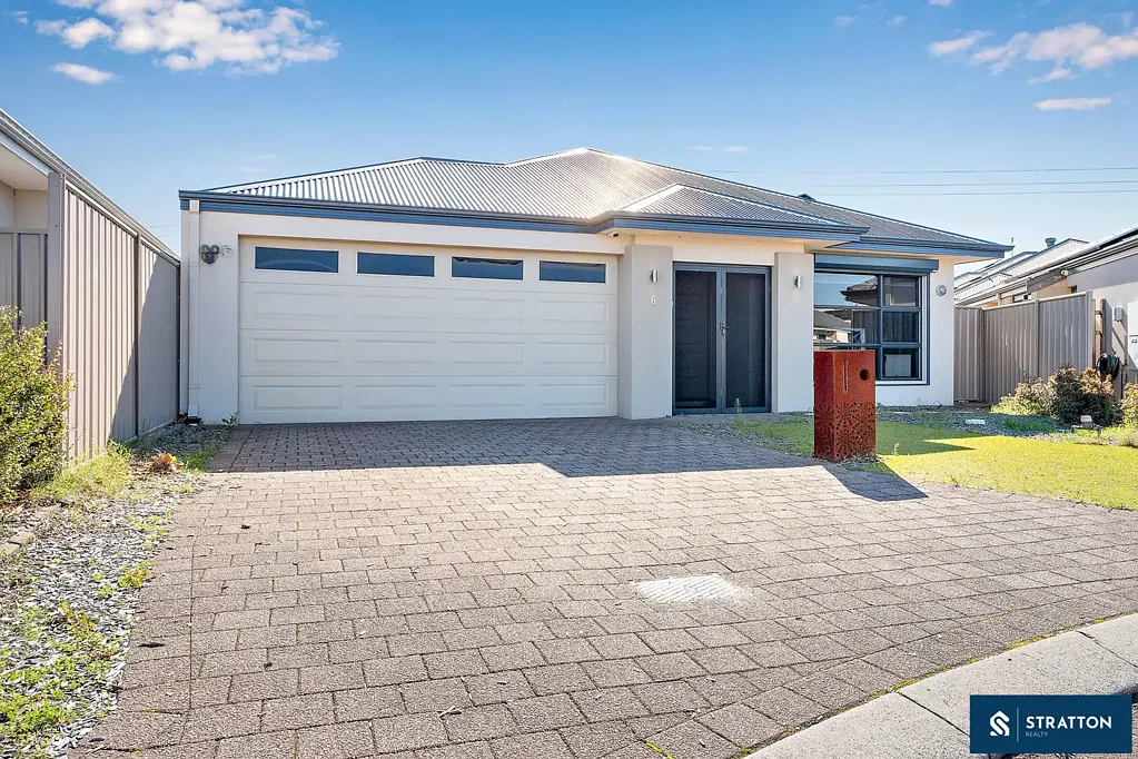 Thornlie 5房  Modern 5-Bedroom, 2-Bathroom Home on 428sqm Block Near Forest Lakes Shopping Centre!!
