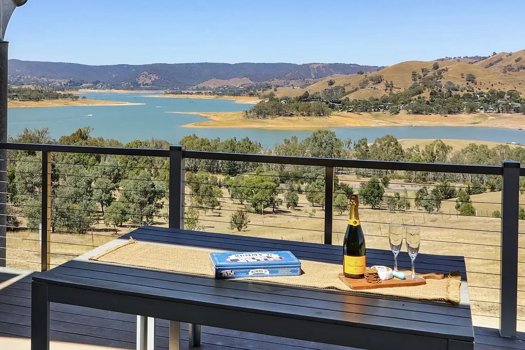 Bonnie Doon 4બેડરૂમ Modern Country Living with Lake Views & Unbeatable Location