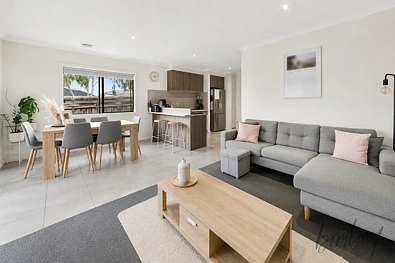 51 Albion Crescent, Mickleham, VIC 3064, 3房, 2浴, House