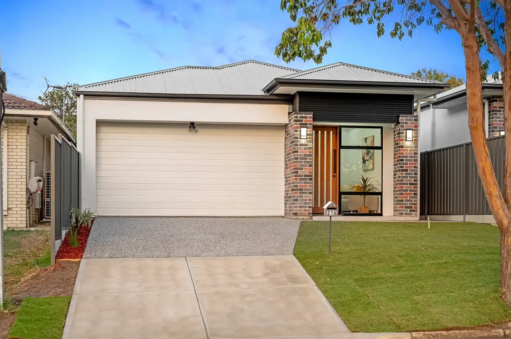 Hope Valley 4 Bedroom Luxurious Modern Living in the Heart of Hope Valley _ Brand New Build