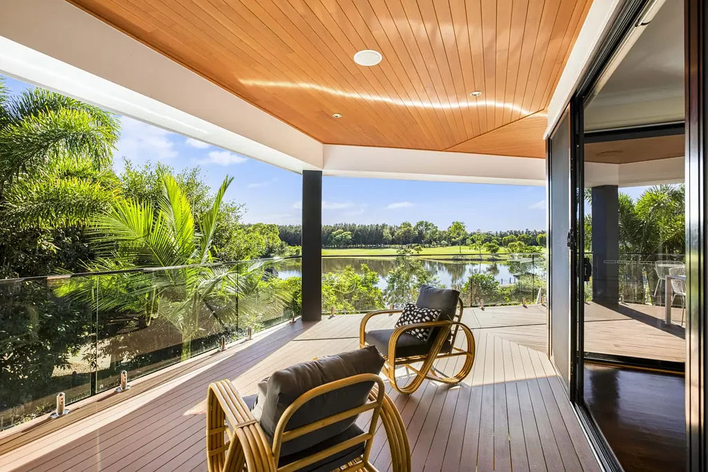 Merrimac 5房  North East Family Home in the Exclusive Lakelands Golf Course Estate
