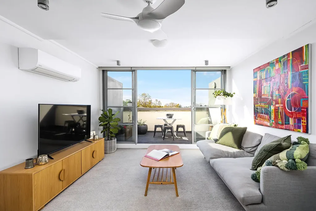 One bedroom convenience in the heart of Cammeray