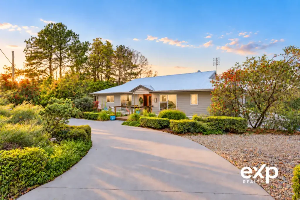 West Woombye 4침실 Country Character, Hinterland Views and Space to Make Your Own
