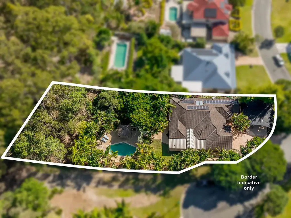 Reedy Creek 4Habitaciones Owners committed and open to offers - Resort-Style Family Retreat on 1,992m² with Pool, Caravan Parking & Tropical Gardens