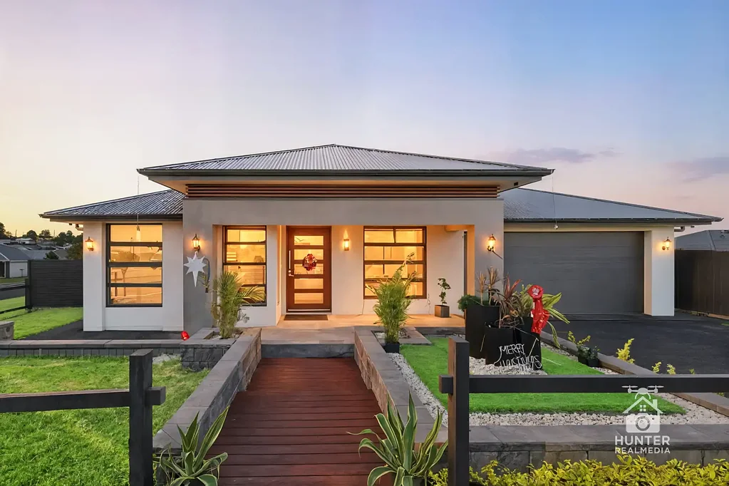 Gillieston Heights 4部屋 Modern Family Home in Prime Location