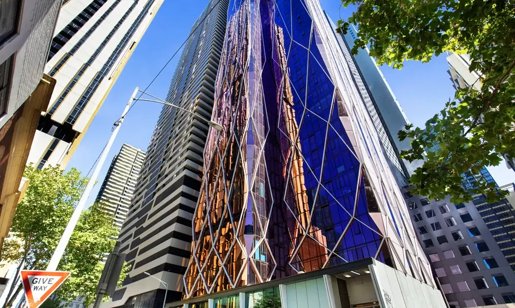 FURNISHED 3-BEDROOM APARTMENT – PRIME CBD LOCATION